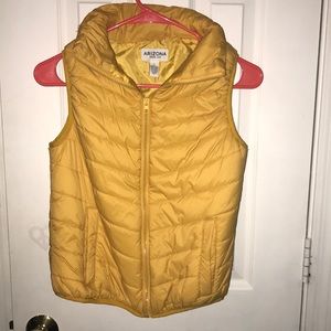 Puffer jacket// vest